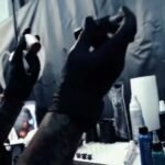 Een tatoeëerder aan het werk; sfeerbeeld van Art of Ink Show