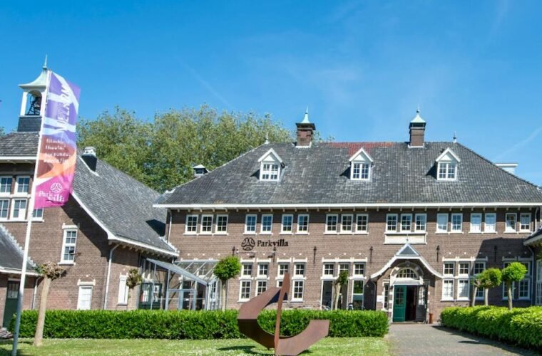 Eigen foto van het Parkvilla-gebouw — Parkvilla in Alphen aan den Rijn