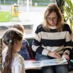 Samen lezen met kinderen bij buitenschoolse opvang 2Valken